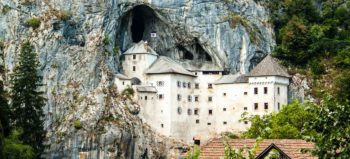 Découvrir le mystérieux château de Predjama