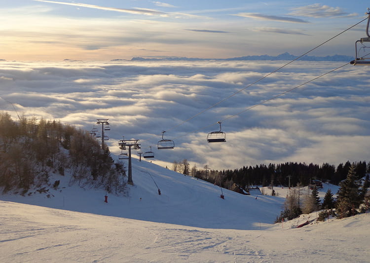 Piste de ski de Kravec en Hiver
